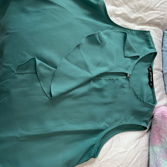 Various tank style tops - all xs (but fits like a S) or S (true to size) - Picture 5 of 14